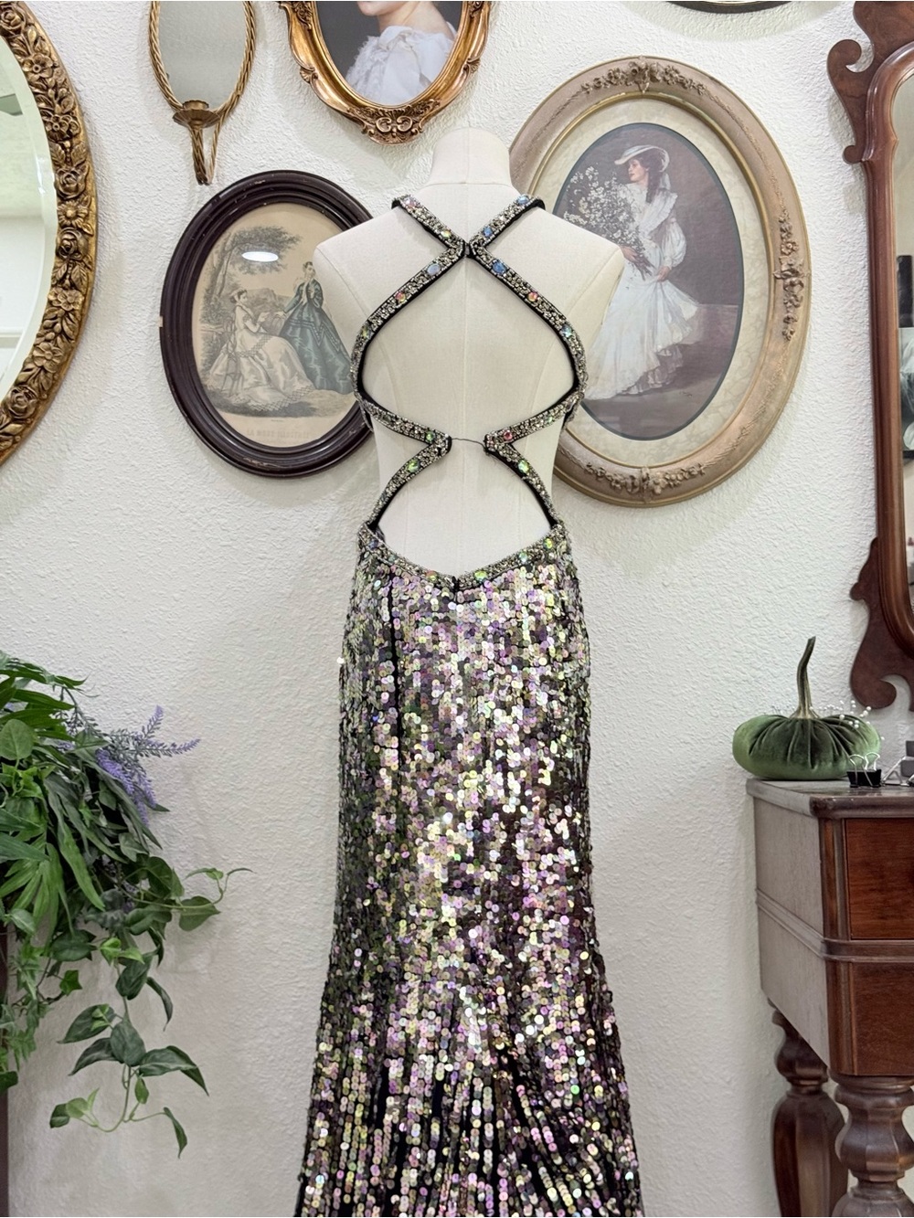 Sequin Beaded Evening Gown in Iridescent Pink-Black - Unbranded - Picture 12 of 13